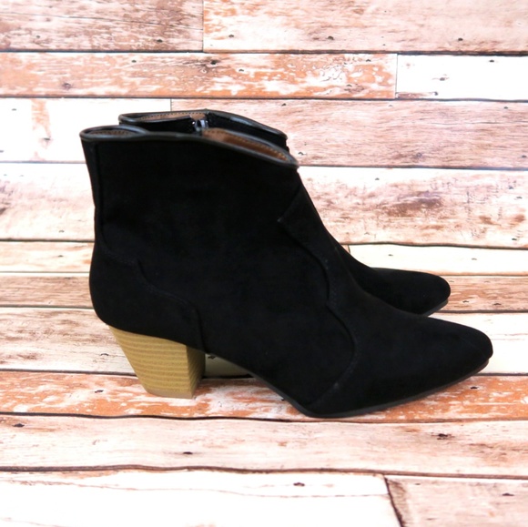 Qupid Shoes - Black faux suede western ankle booties